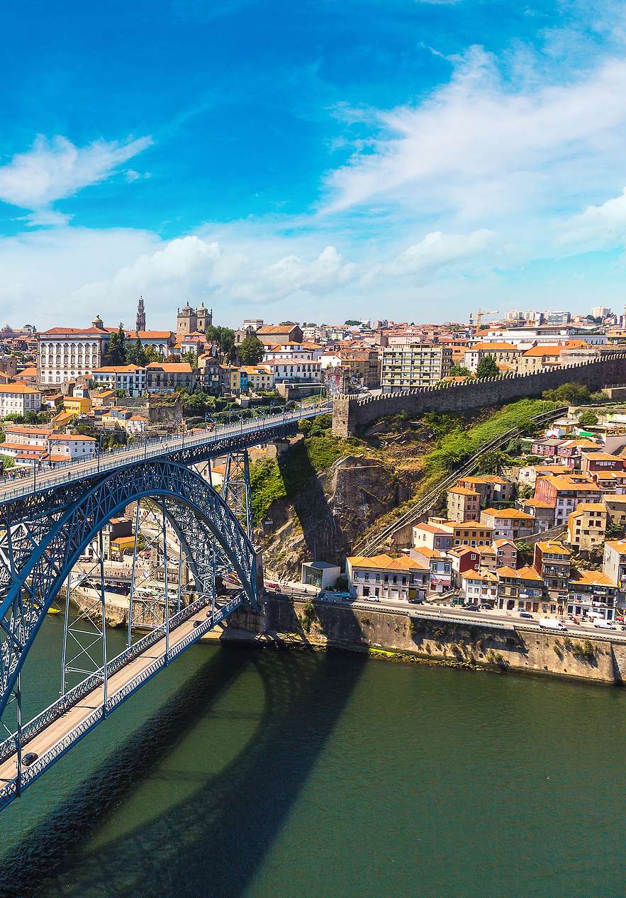 Hospédate en Pousada Porto y disfruta del río Duero, que recorre todo el litoral de la ciudad de Oporto