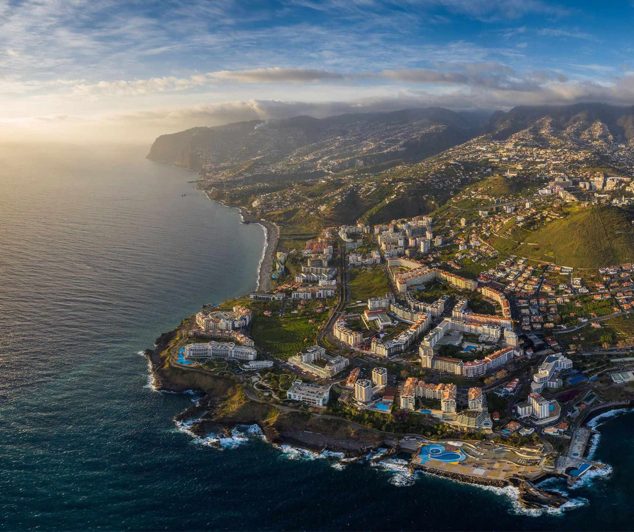 Alójate en un hotel Pestana en Madeira y disfruta de las impresionantes vistas del Océano Atlántico al amanecer