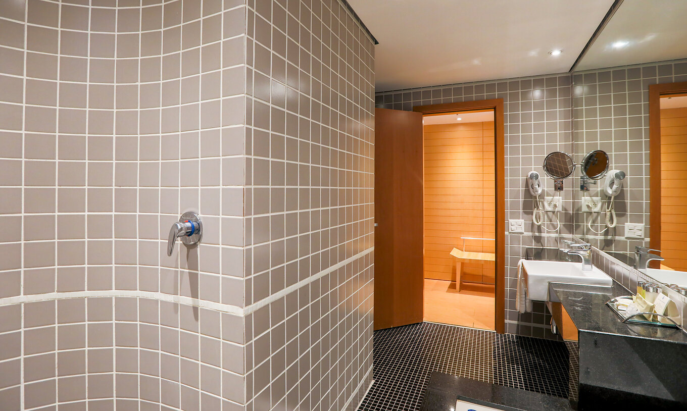 Die King Master Suite im Pestana Curitiba hat eine Whirlwanne perfekt zum Entspannen