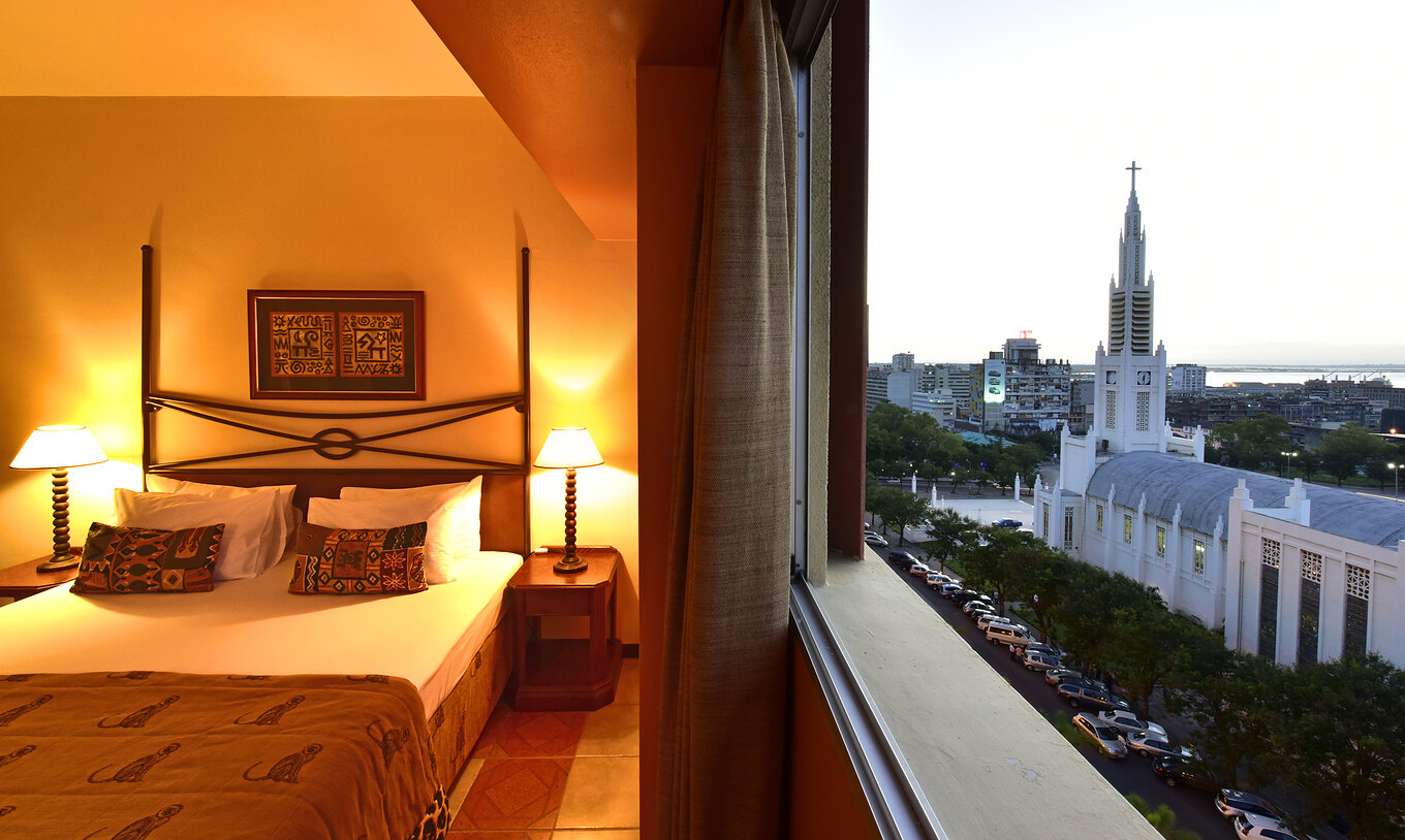 Die Executive Suite im Pestana Rovuma hat ein Fenster mit Blick auf die Stadt Maputo