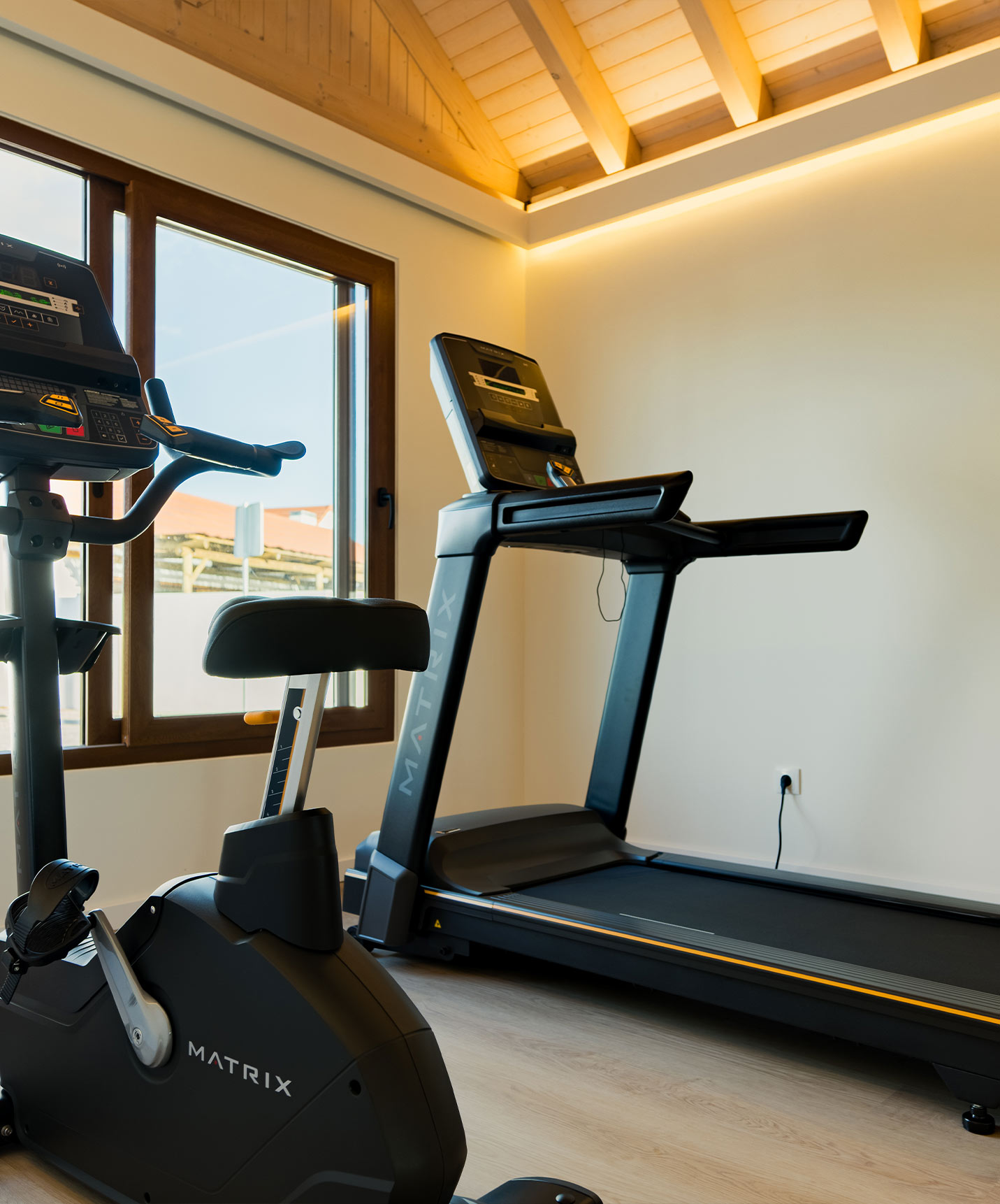 Fitnessstudio mit Laufband und Fahrrad, gelegen in den Villen des Pestana Comporta Village Residences