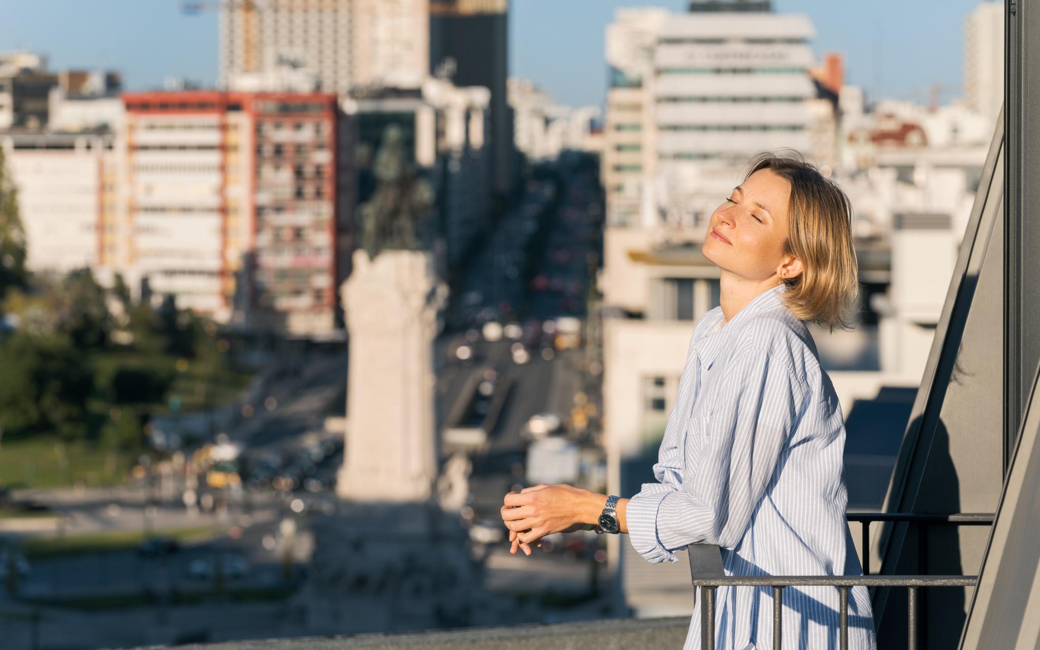 Balkonansicht des Pestana Vintage Lisboa, ein 4-Sterne-Hotel in Lissabon, mit Blick auf die Marquês de Pombal-Statue