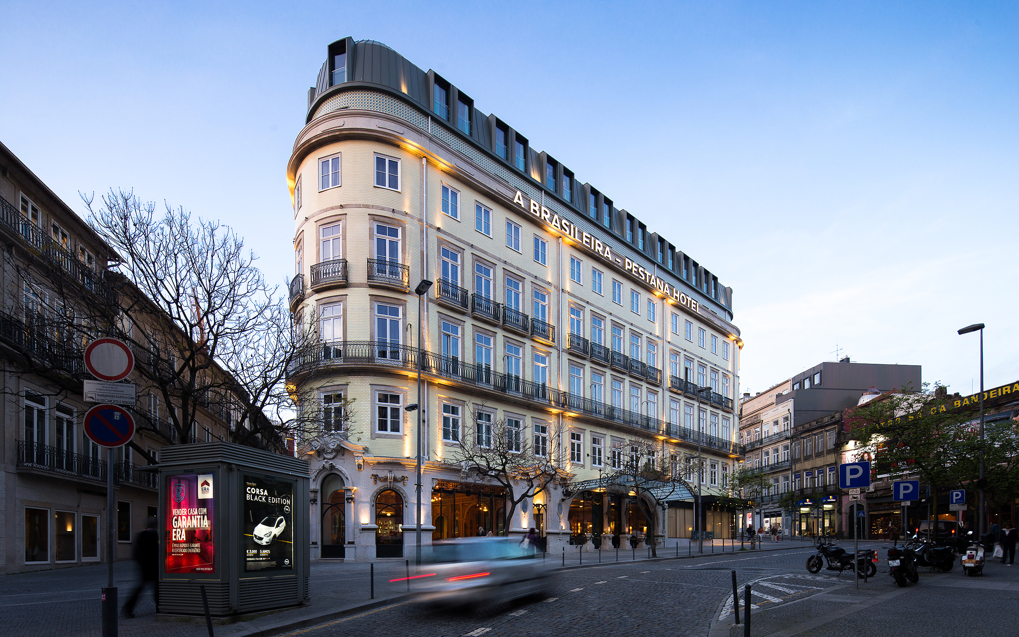 Außenansicht des Pestana Porto - A Brasileira, ein 5-Sterne-Hotel im Zentrum von Porto