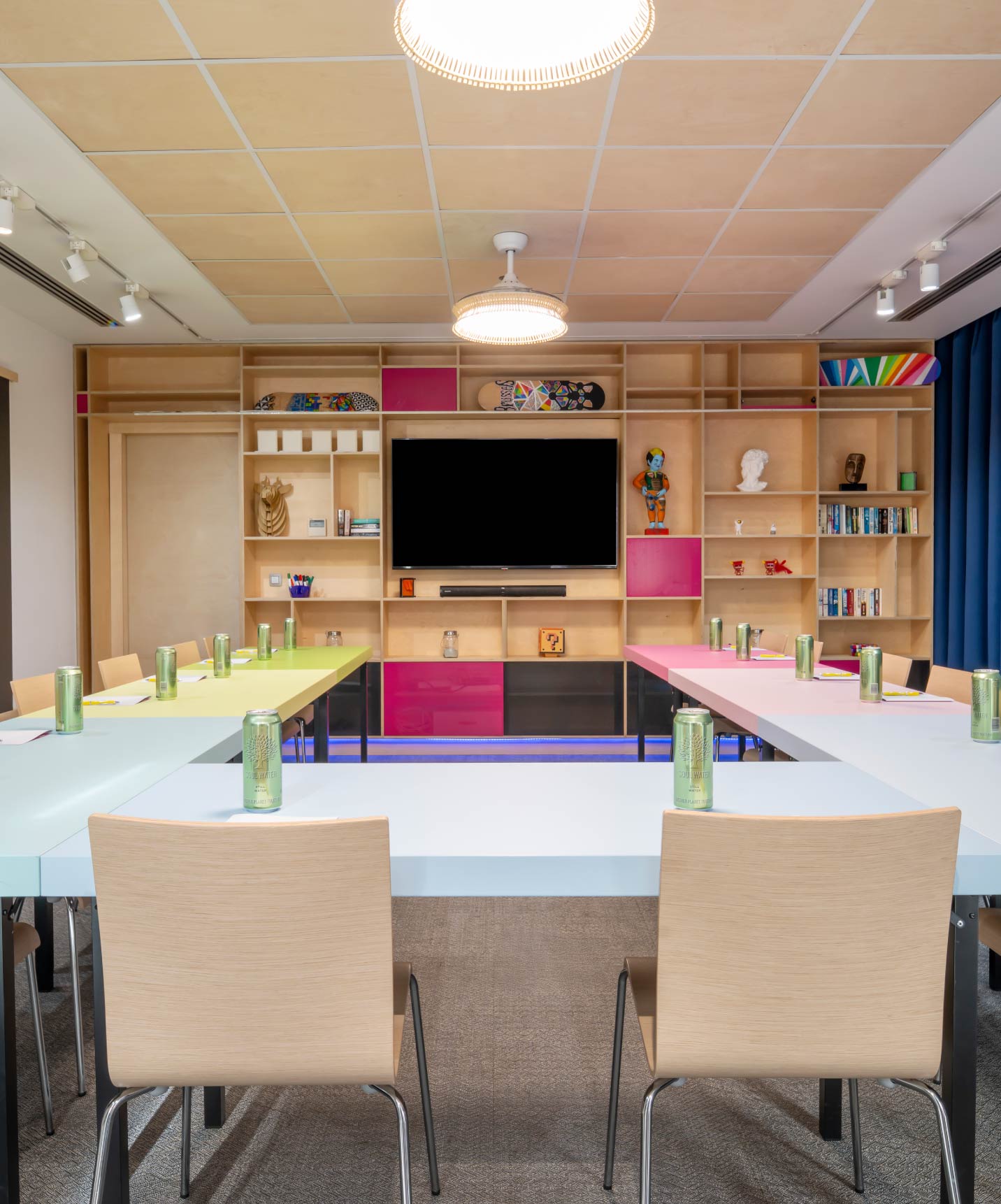 Meeting room with chairs and tables at Pestana Brussels Schuman, hotel in Brussels near the European Parliament