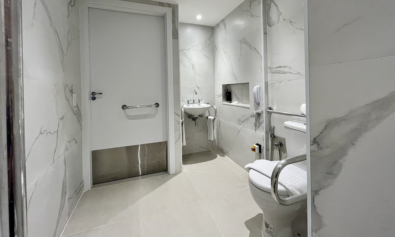 The Semi-Adapted Room at Pestana Rio Atlântica has an accessible bathroom