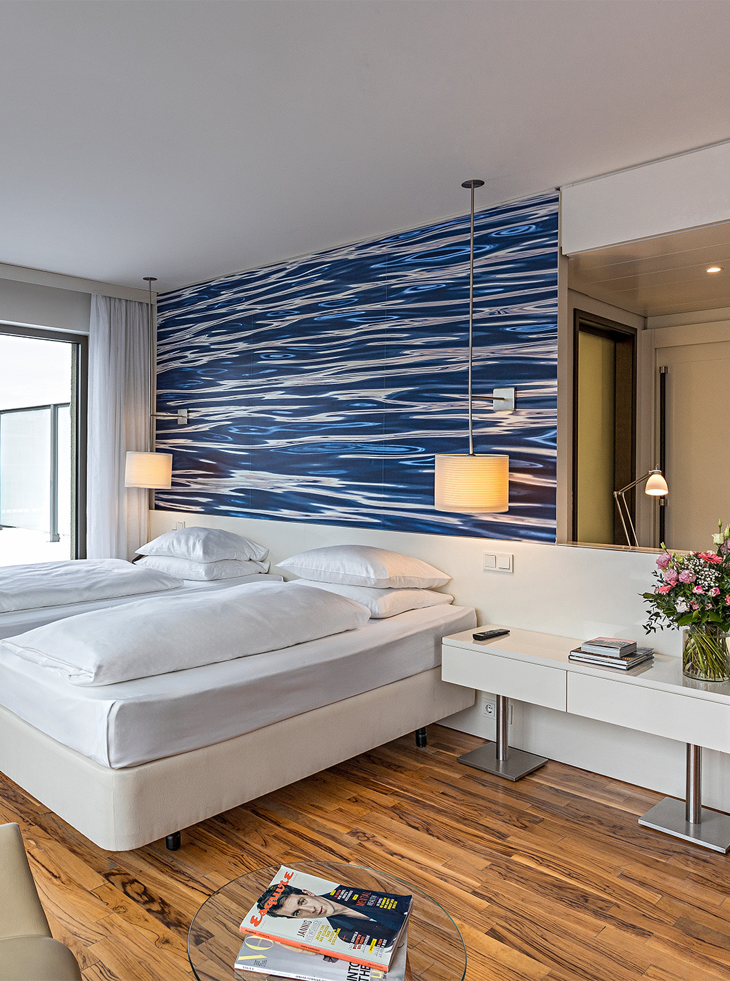 Premium Room with Panoramic Balcony at Pestana Berlin Tiergarten has two single beds, TV and balcony