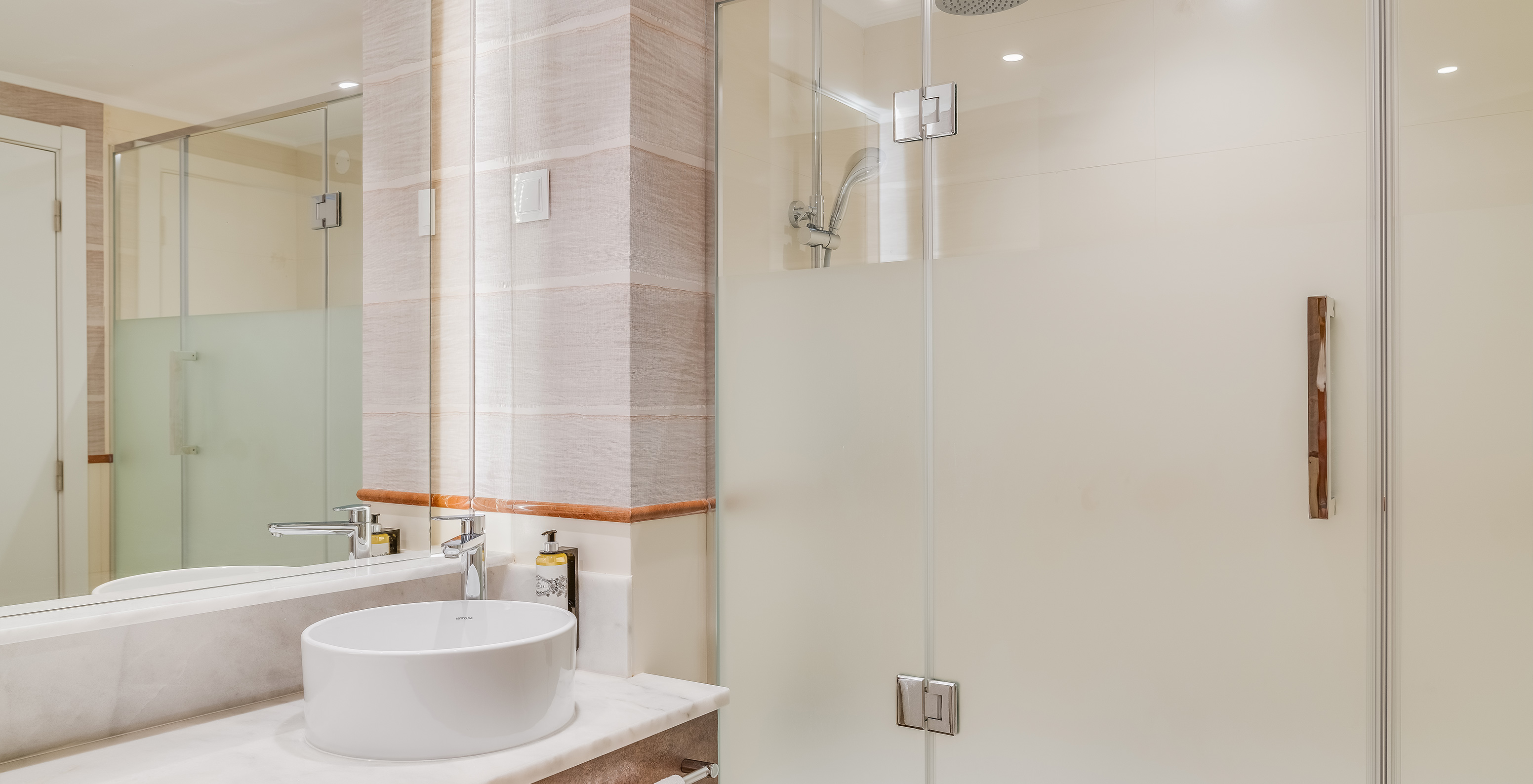 The Classic Sea View Room at Pestana Blue Alvor Beach has a bathroom with a sink, mirror, and a shower