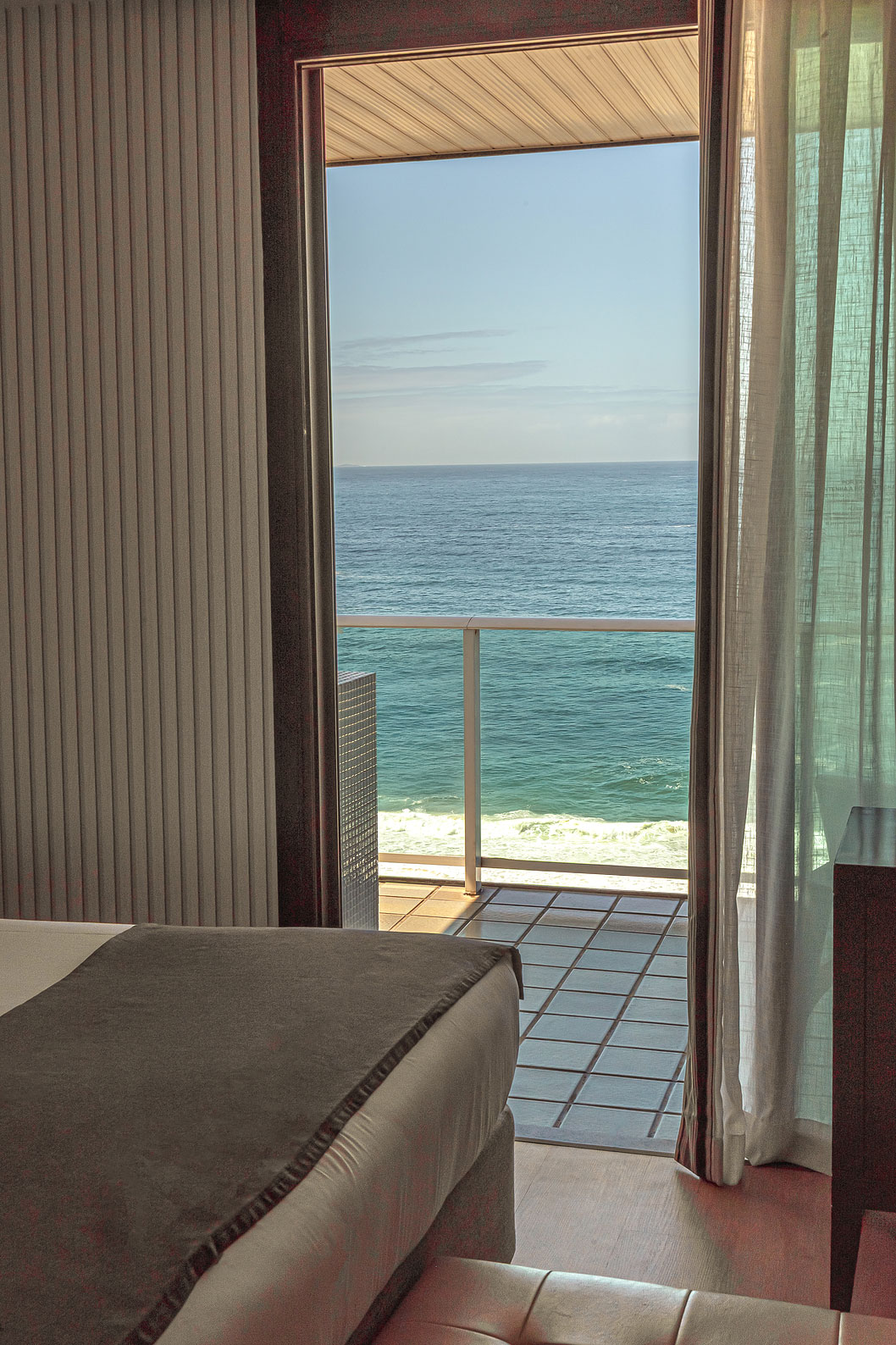 Suite Oceánica en Pestana Rio Atlântica con balcón y vista al mar desde la habitación.