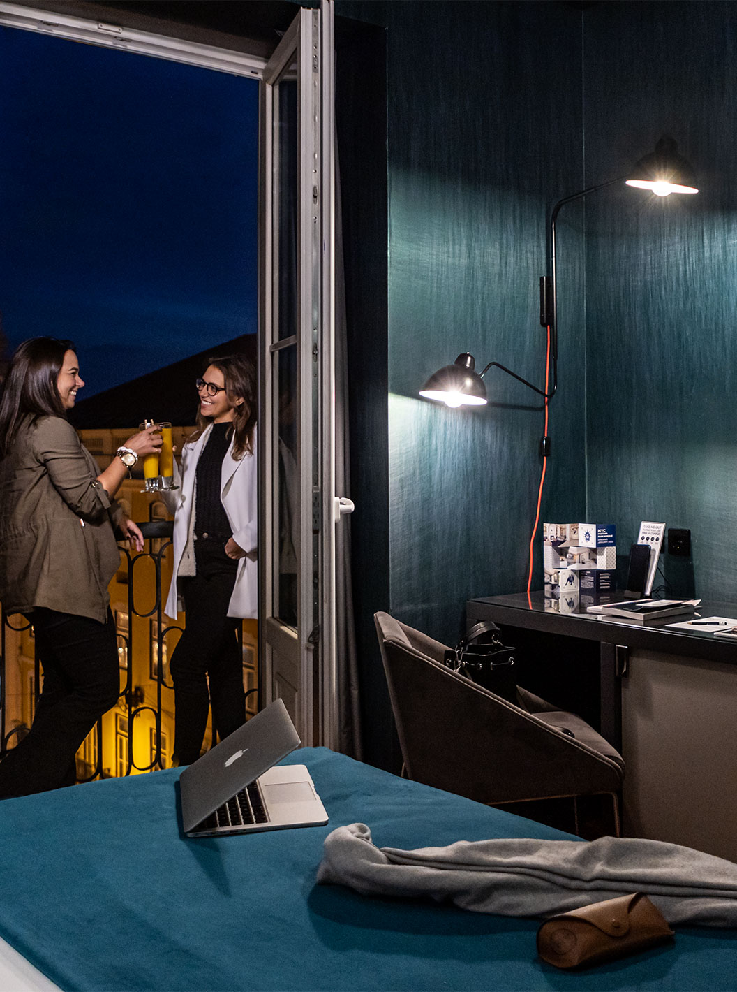 En el CR7 Superior Corner del Pestana CR7 Lisboa se puede disfrutar de una bebida en el balcón con vista a la Baixa de Lisboa