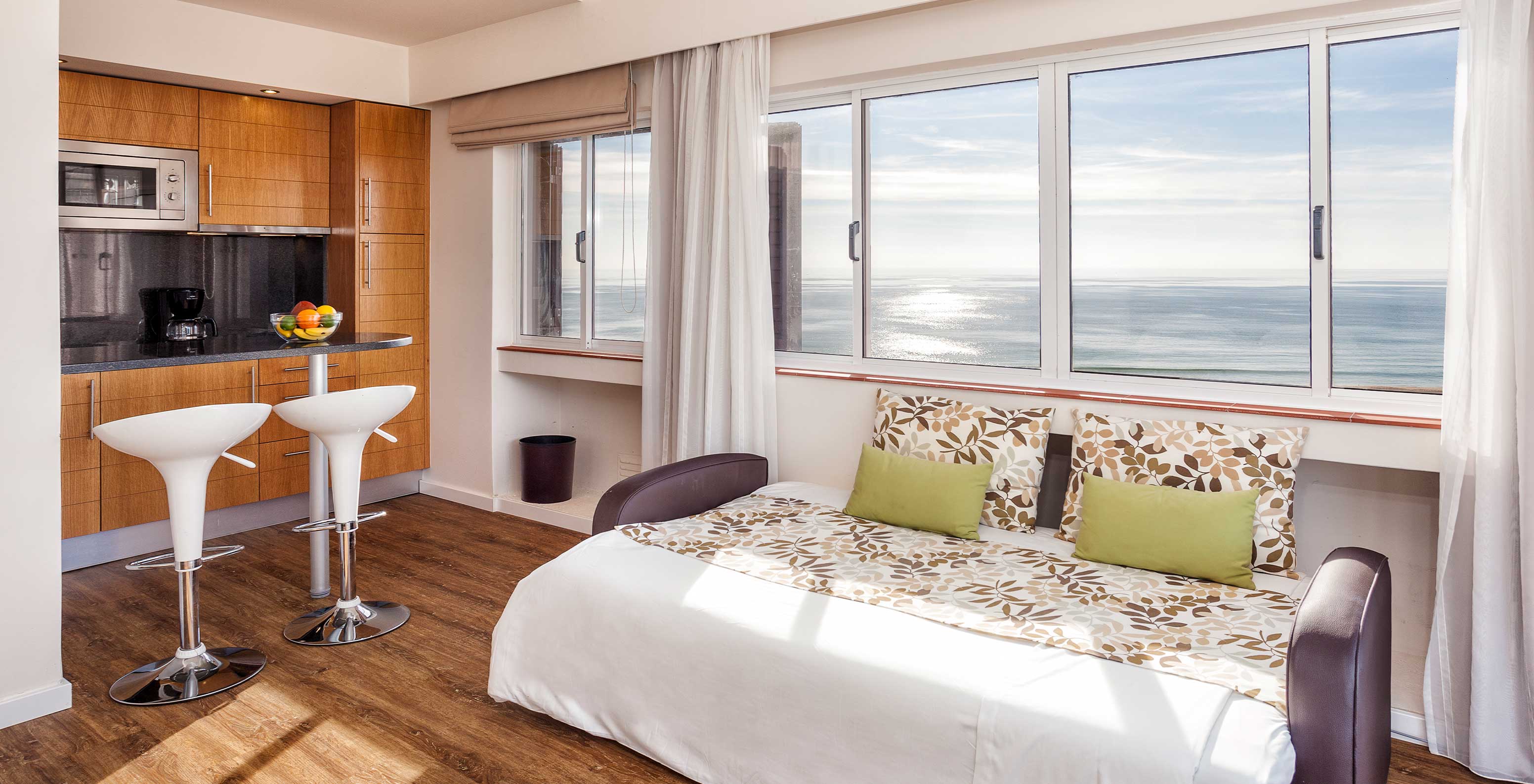 El Estudio Vista Mar del Pestana Alvor Atlântico está equipado con kitchenette con vista al mar