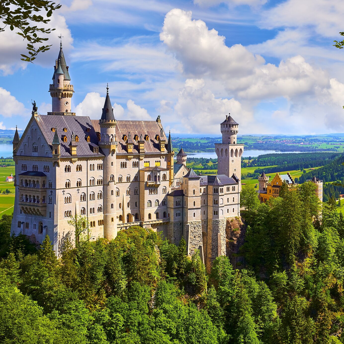 Séjournez dans un hôtel Pestana et découvrez les châteaux fantastiques cachés dans la nature en Allemagne.