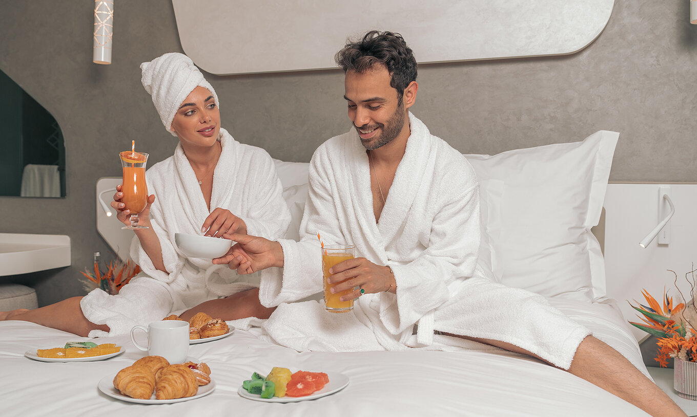 La CR7 Superior Avenue du Pestana CR7 Marrakech dispose d'un grand lit et d'un design moderne.