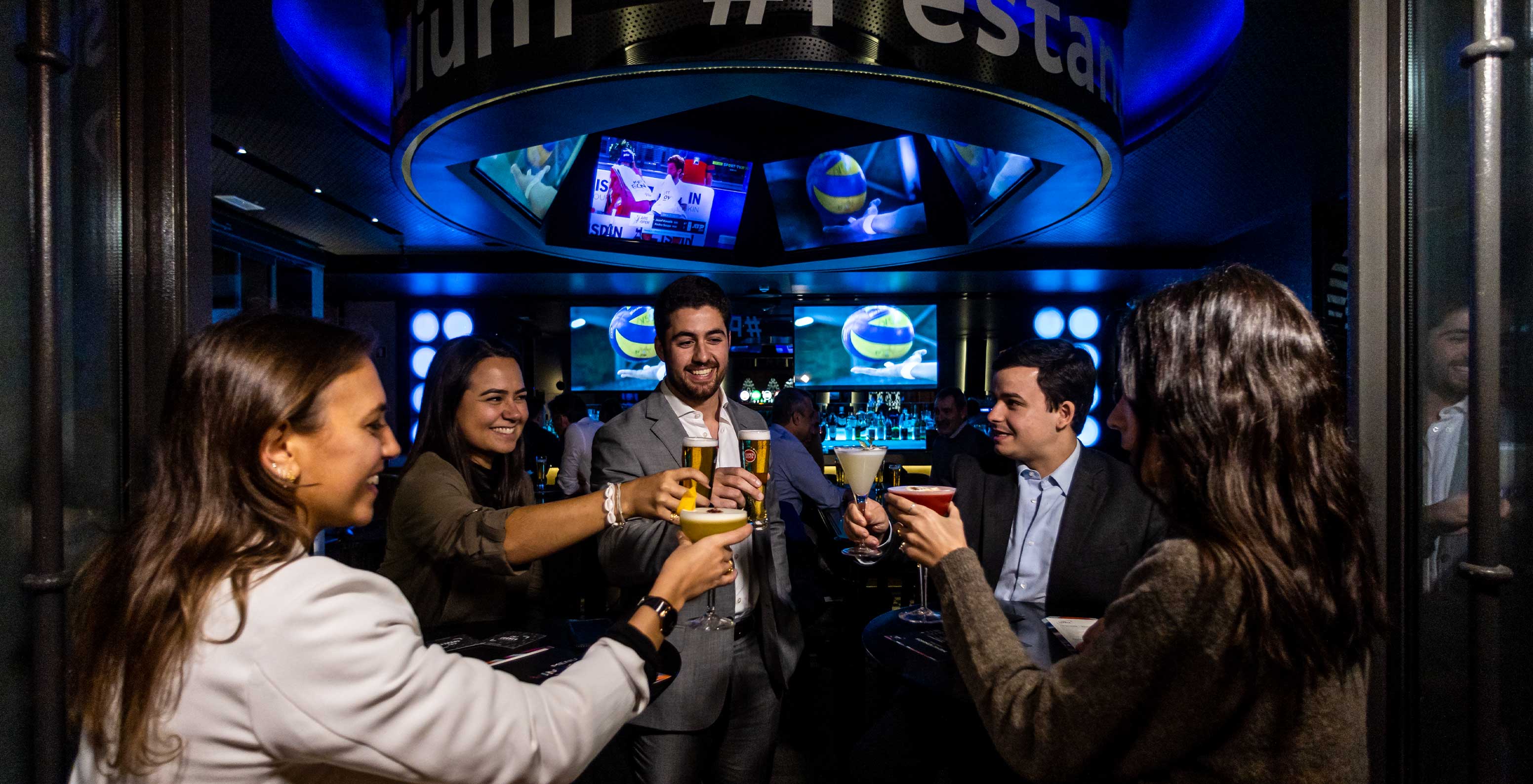 Au bar Corner, à l'Hôtel dans le centre historique de Lisbonne, on peut déguster des cocktails avec des amis