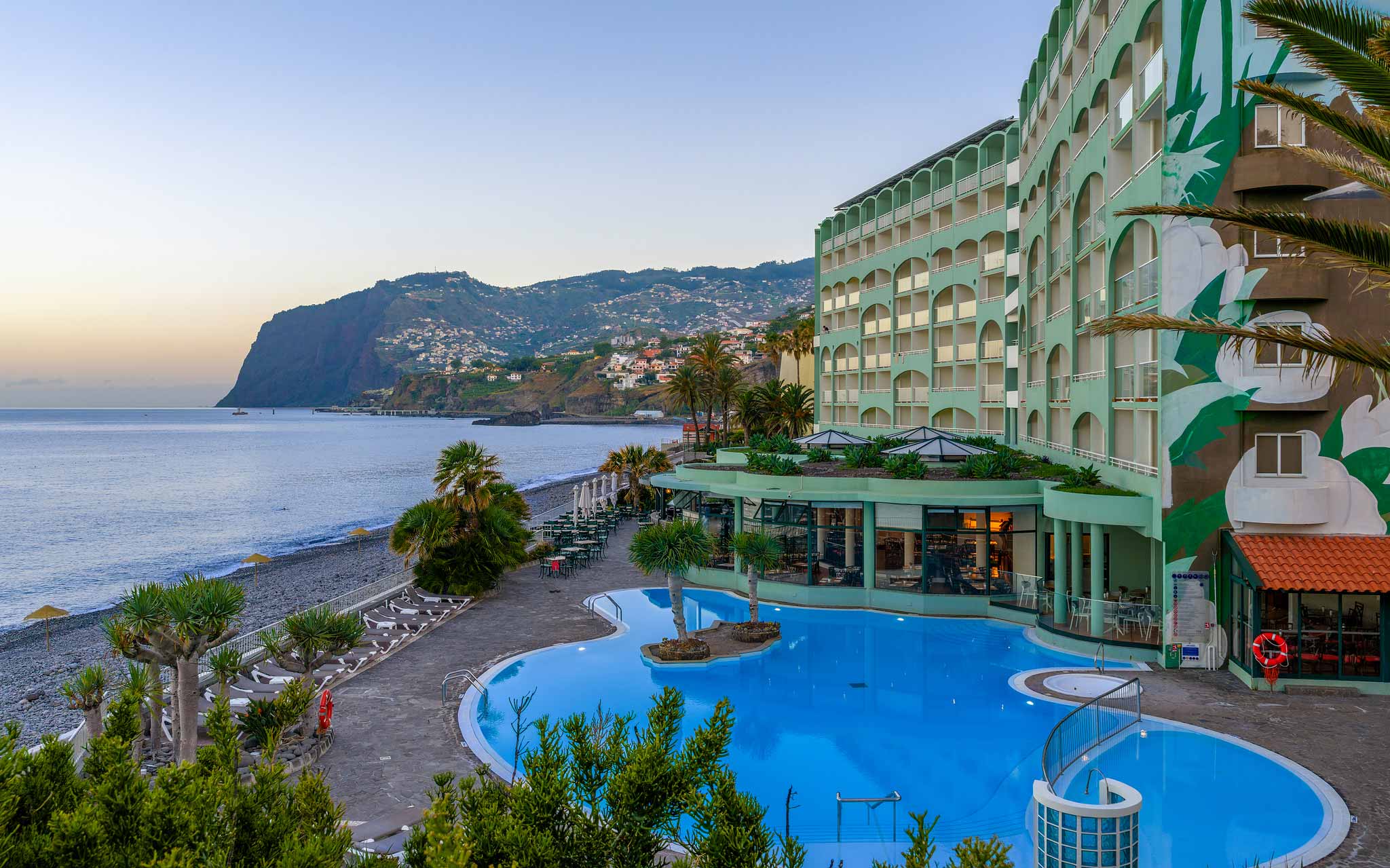 Le Pestana Ocean Bay All Inclusive, Hôtel 5 Étoiles à Funchal, Madère, avec piscine et vue sur la mer