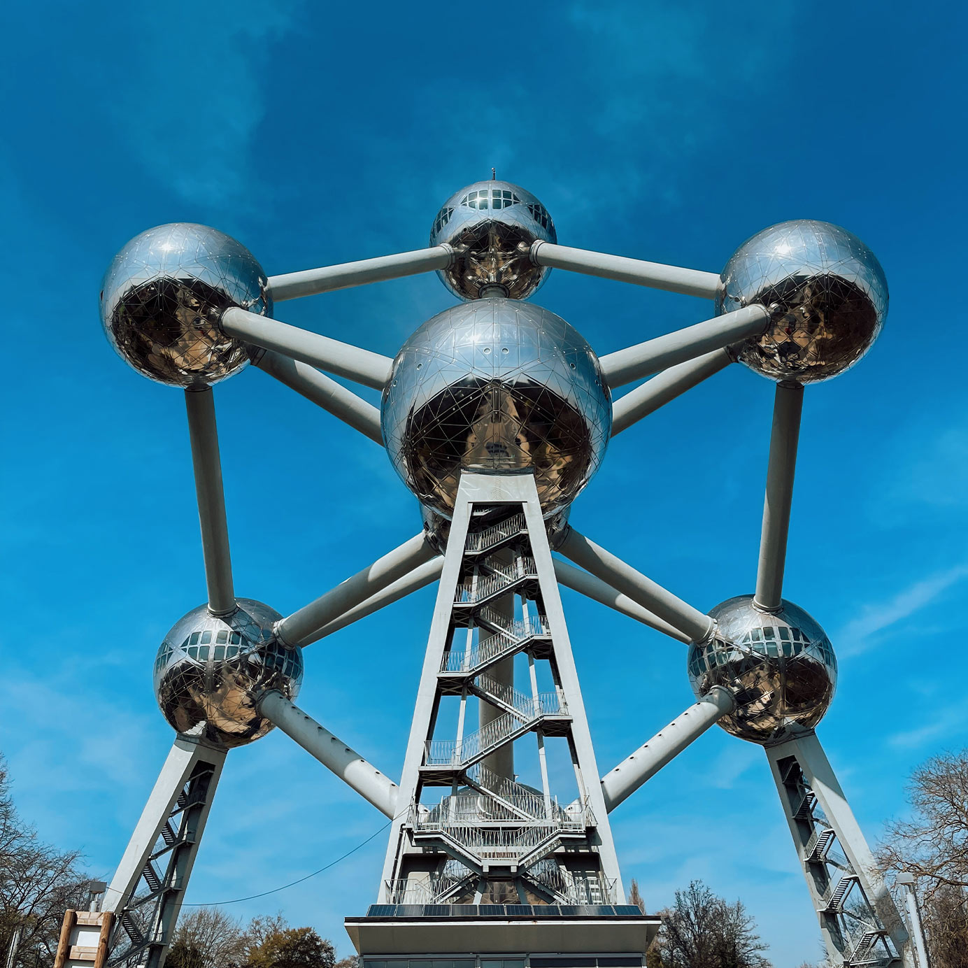 Fique num hotel Pestana na cidade de Bruxelas, na Bélgica, e descubra o famoso e moderno edifício Atomium