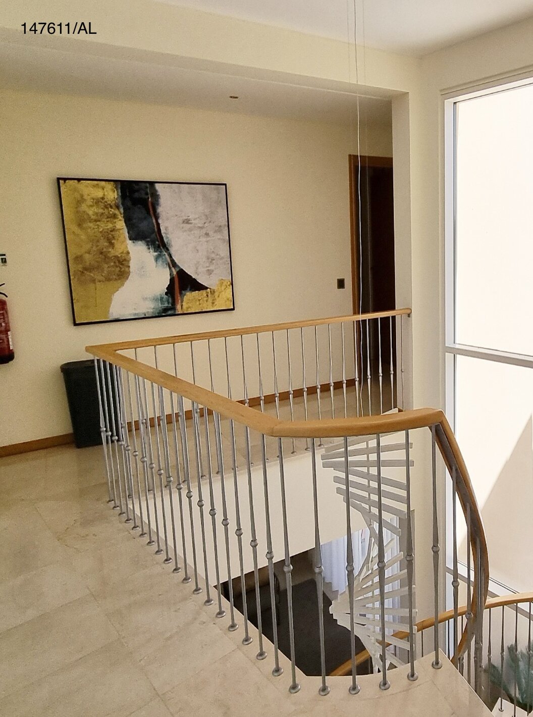 A Moradia V5 Superior do Pestana Carvoeiro Golfe tem hall com escadas e vista para a piscina