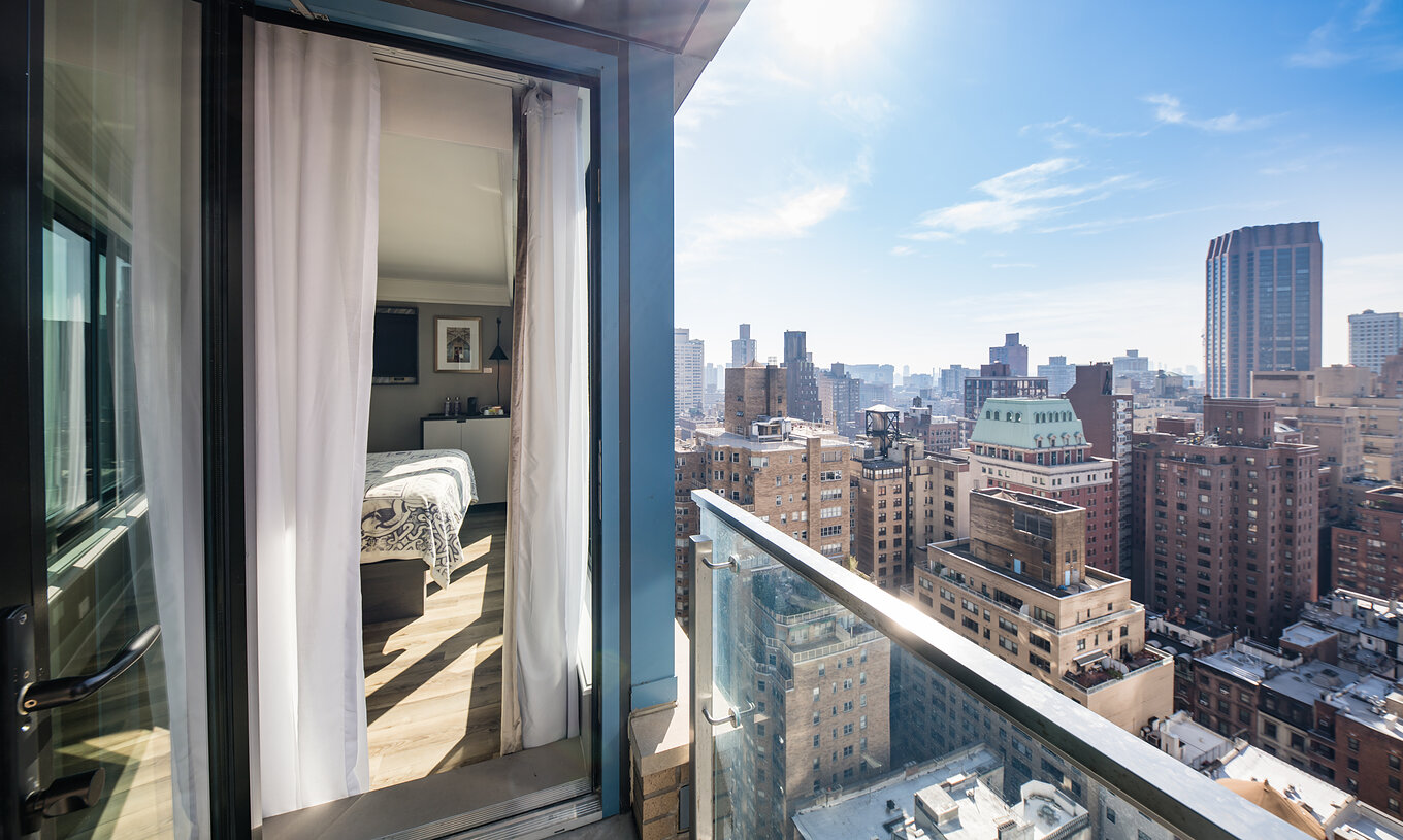 O Quarto com Varanda do Pestana Park Avenue conta com uma varanda com vista panorâmica para o centro de Manhattan