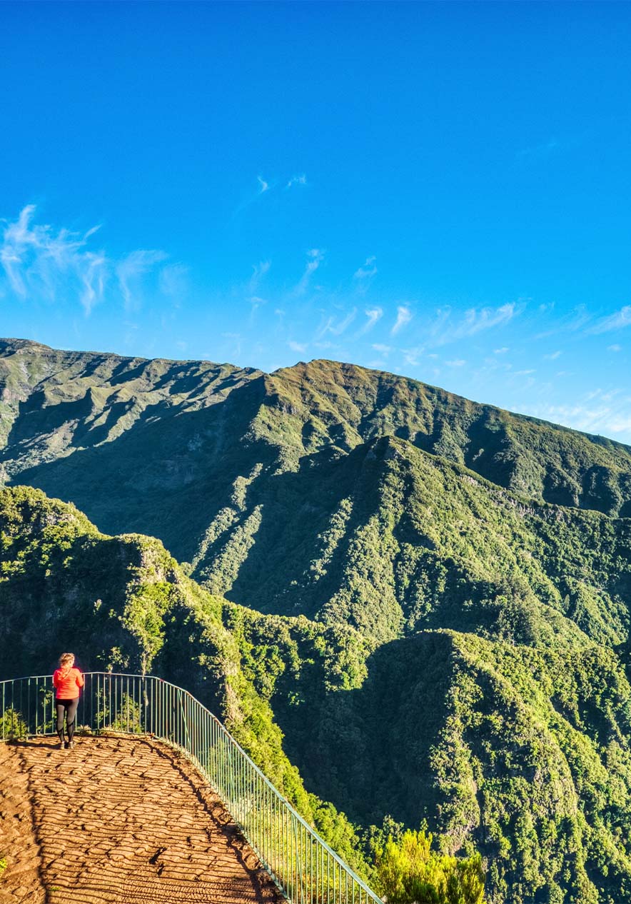 Séjournez au Pestana Casino Park et découvrez les sentiers des levadas, entourés par la nature