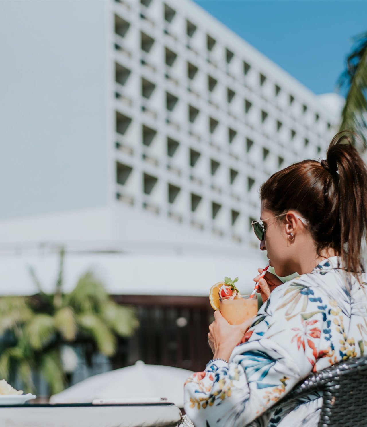 Het restaurant On, van het 5-sterrenhotel in het centrum van Funchal, heeft een cocktail die je op het terras kunt drinken