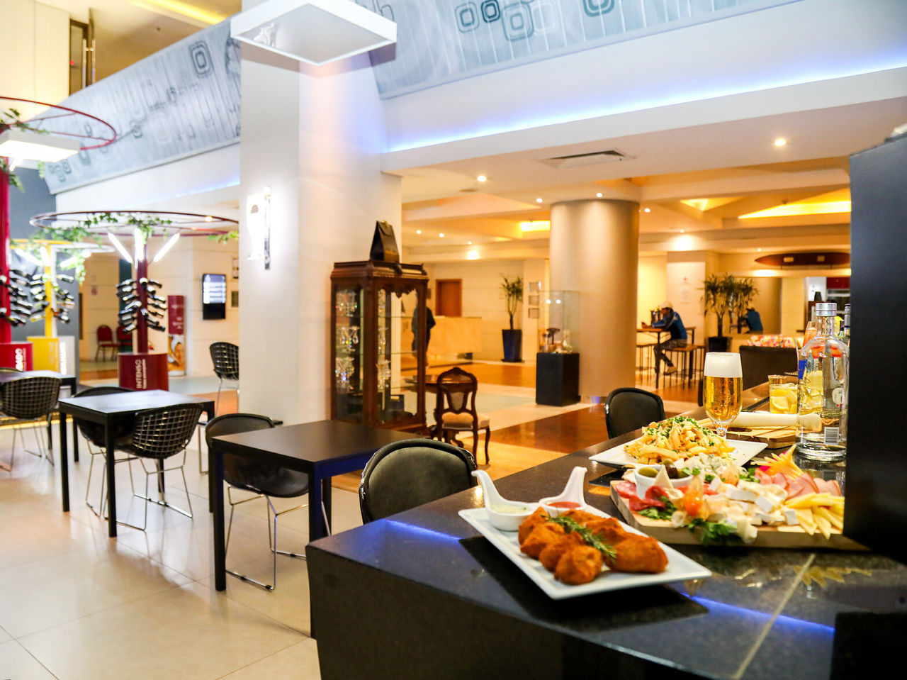 Lobby Bar, Curitiba hotel: drinks & snacks for happy hour