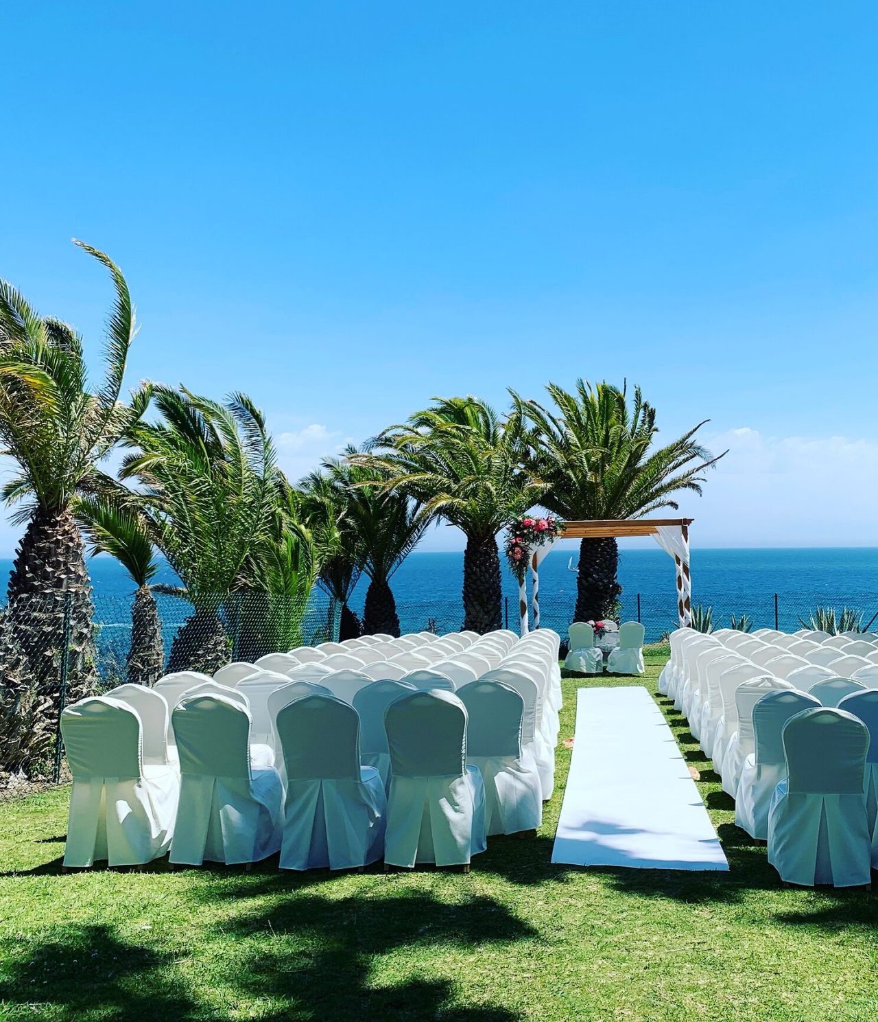 Host your wedding at Pestana Hotel Group, with personalized catering and venues, like a wedding with a sea view
